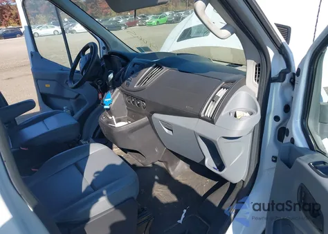 2018 Ford Transit-250 z USA, uszkodzony, nr VIN 1FTYR3XM9JKA33832